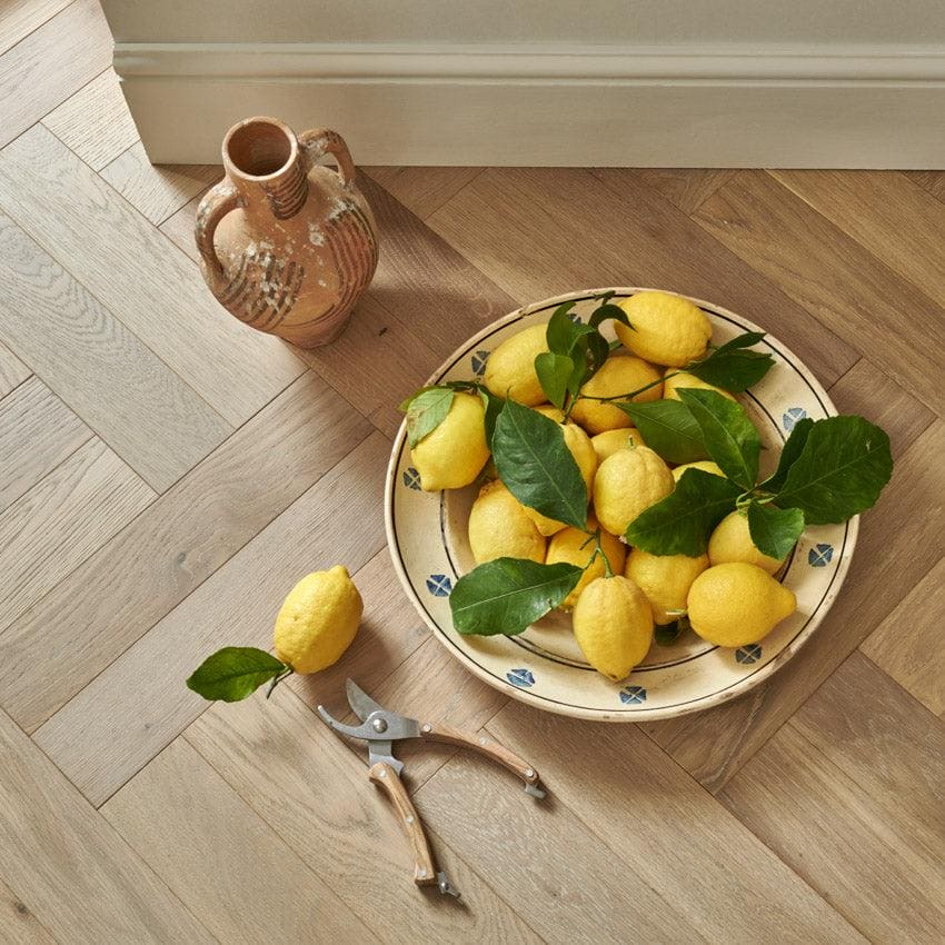 Goodrich Ecru Oak – pattern detail