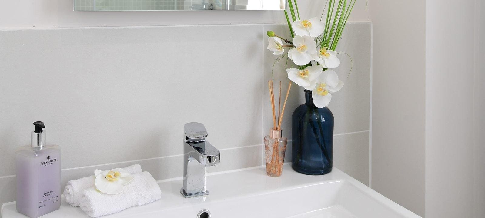 Select Bianco Matt 30 x 60cm