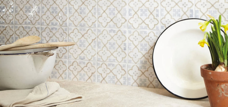 White enamel plate with black rim from the Cordoba tiles collection for stylish serving and decoration