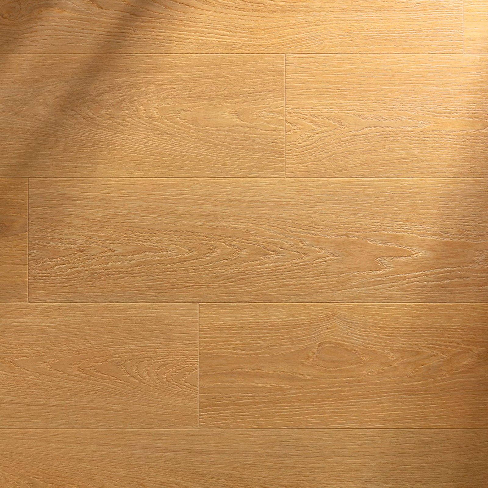 Honey F025 long vinyl planks feature light oak color hardwood flooring with a natural wood grain pattern