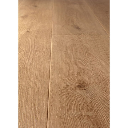 Cognac f019 long vinyl planks in light oak color with natural wood grain pattern and subtle knots hardwood flooring