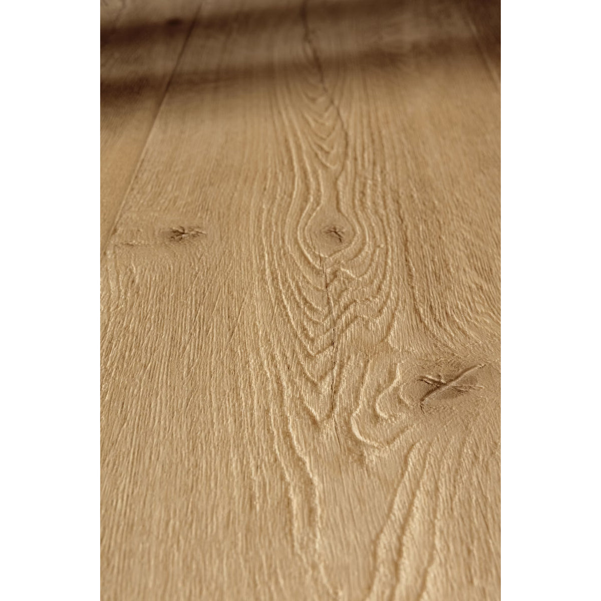 Light-colored caramello f039 vinyl planks with natural wood grain pattern and subtle knots for durable flooring