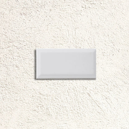 Metro White Matt Bevelled 10 x 20cm glazed ceramic metro tile face