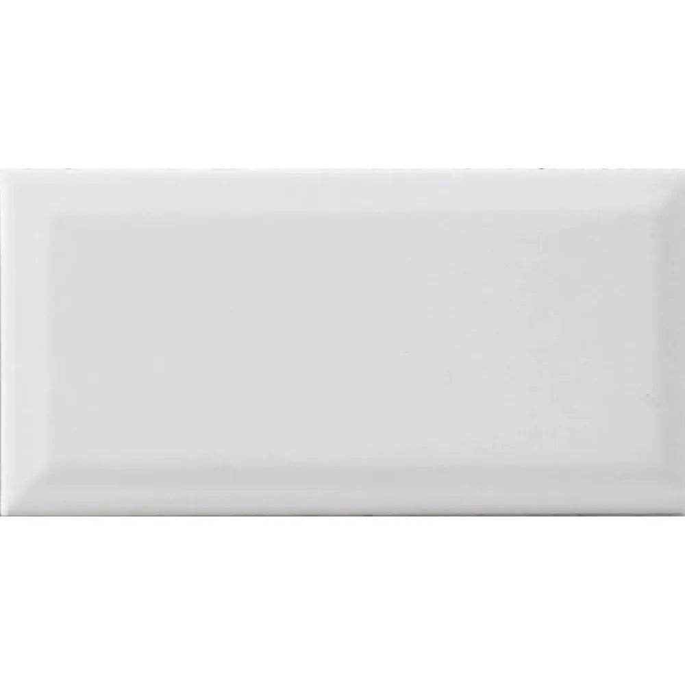 Metro White Matt Bevelled 10 x 20cm glazed ceramic metro tile face