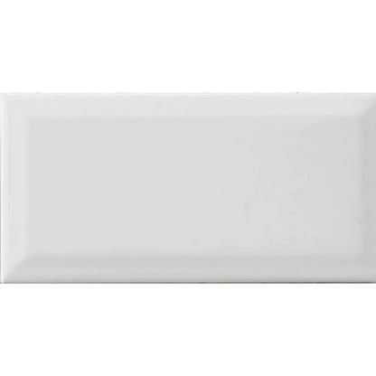 Metro White Matt Bevelled 10 x 20cm glazed ceramic metro tile face