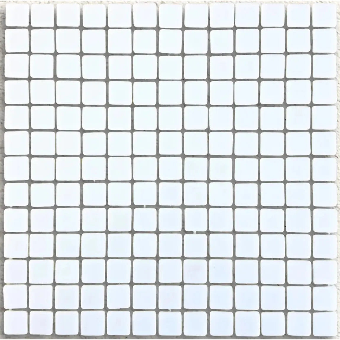 Niebla White 33.3 x 33.3cm glass mosaic tile face