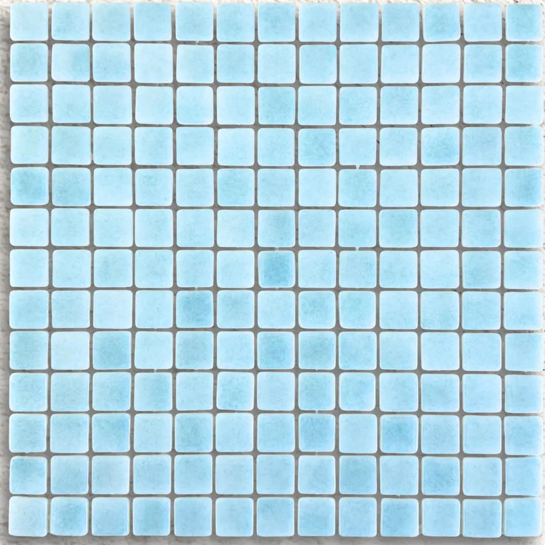 Niebla Foggy Light Blue 33.3 x 33.3cm glass mosaic tile face