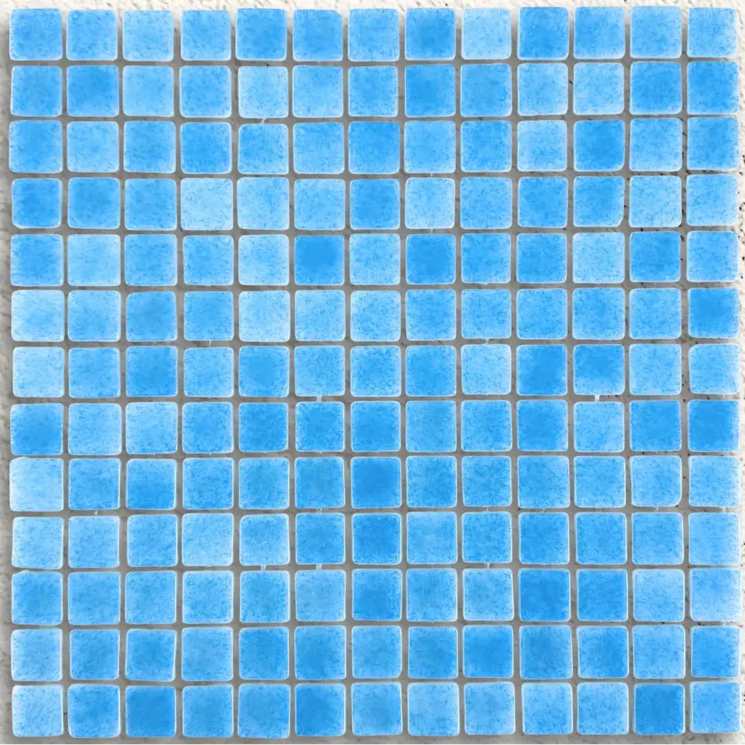 Niebla Foggy Light Blue 33.3 x 33.3cm glass mosaic tile face