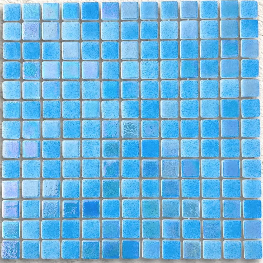 Niebla Mix-Iris Oria 33.3 x 33.3cm iridescent glass mosaic tile face
