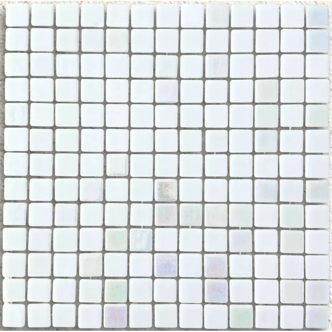 Niebla Mix-Iris Ernio 33.3 x 33.3cm white silver iridescent glass mosaic tile face