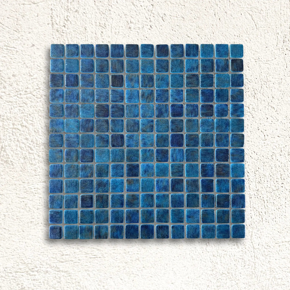 Niebla Paradise Zafiro 33.3 x 33.3cm sapphire blue glass mosaic tile face