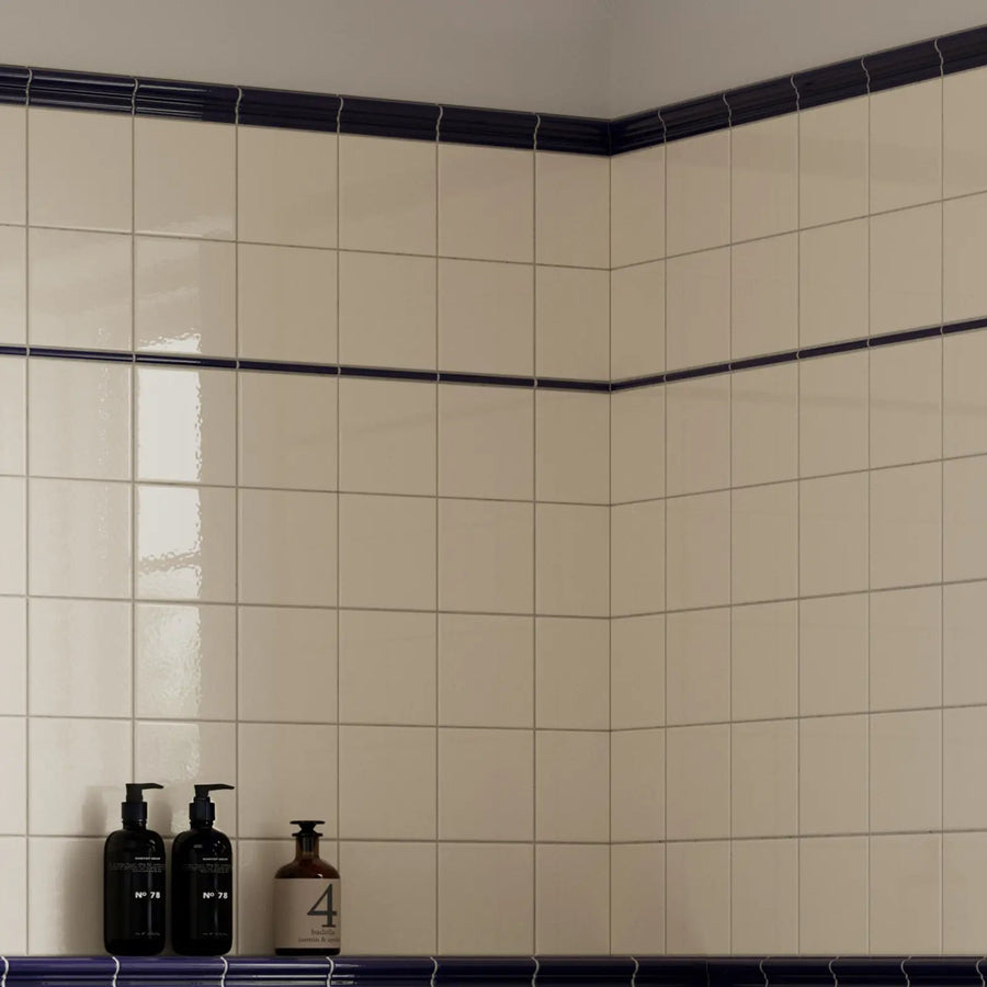 Windsor Antique White 15 x 15cm ceramic tile room setting