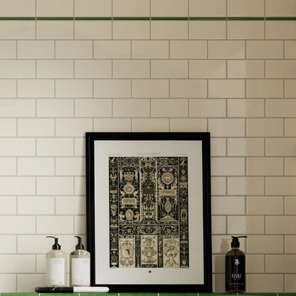 Windsor Balmoral Green Pencil 1 x 15cm ceramic trim tile room setting