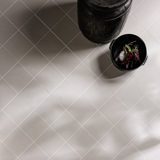 Adventuras Ecru Field Porcelain