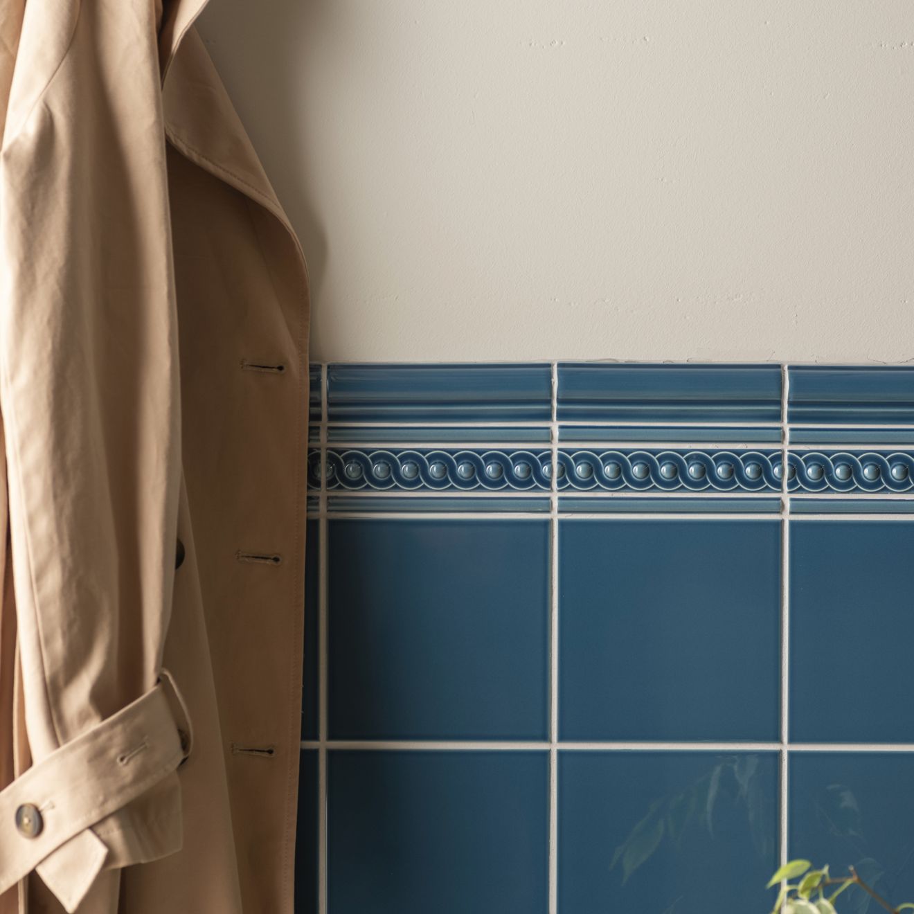Baroque Blue Scroll Moulding Ceramic Wall Tile 152x29mm