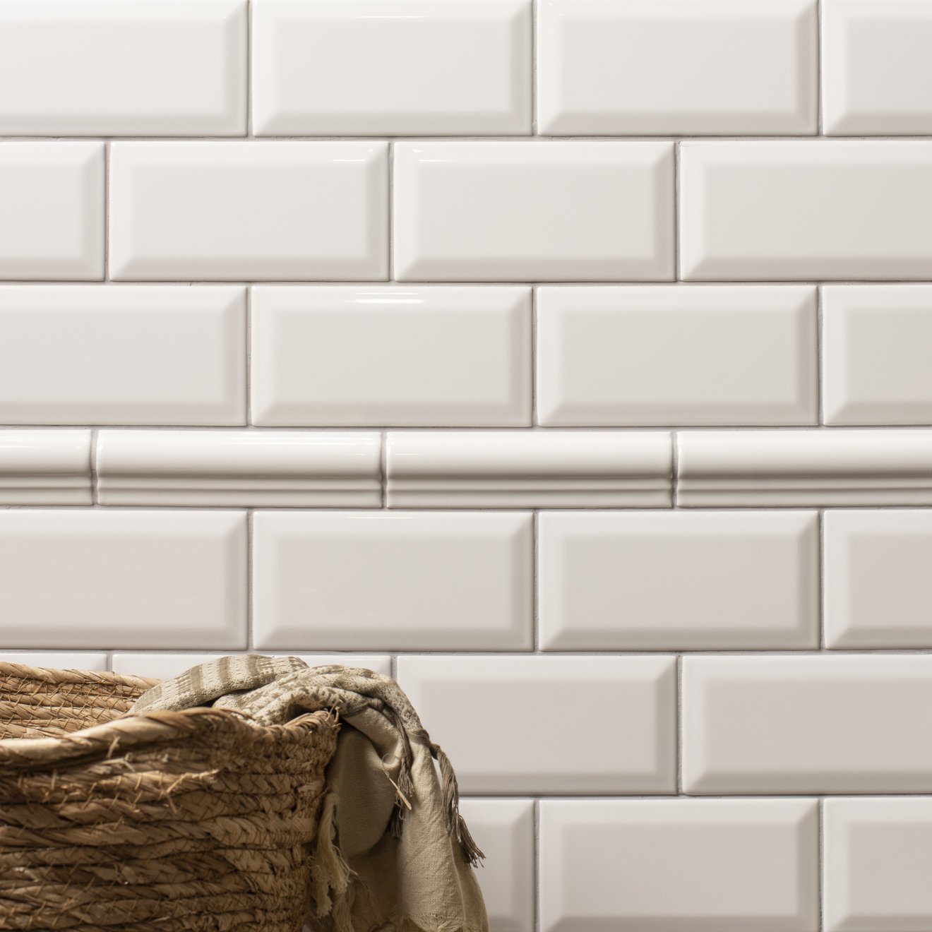 Brilliant White Albert Moulding Ceramic Wall Tile 152x40mm