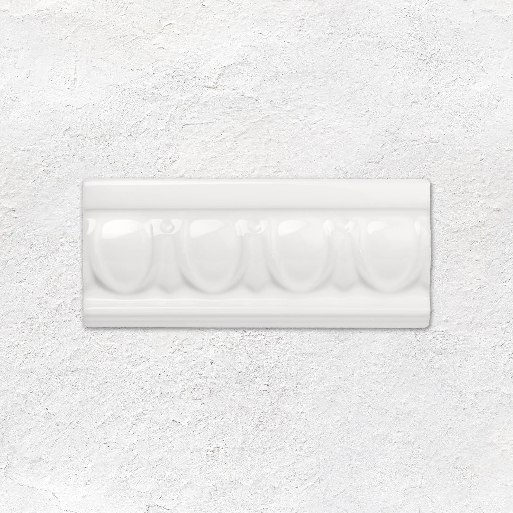 Brilliant White Egg & Dart Moulding Ceramic Wall Tile 152x65mm - Gloss