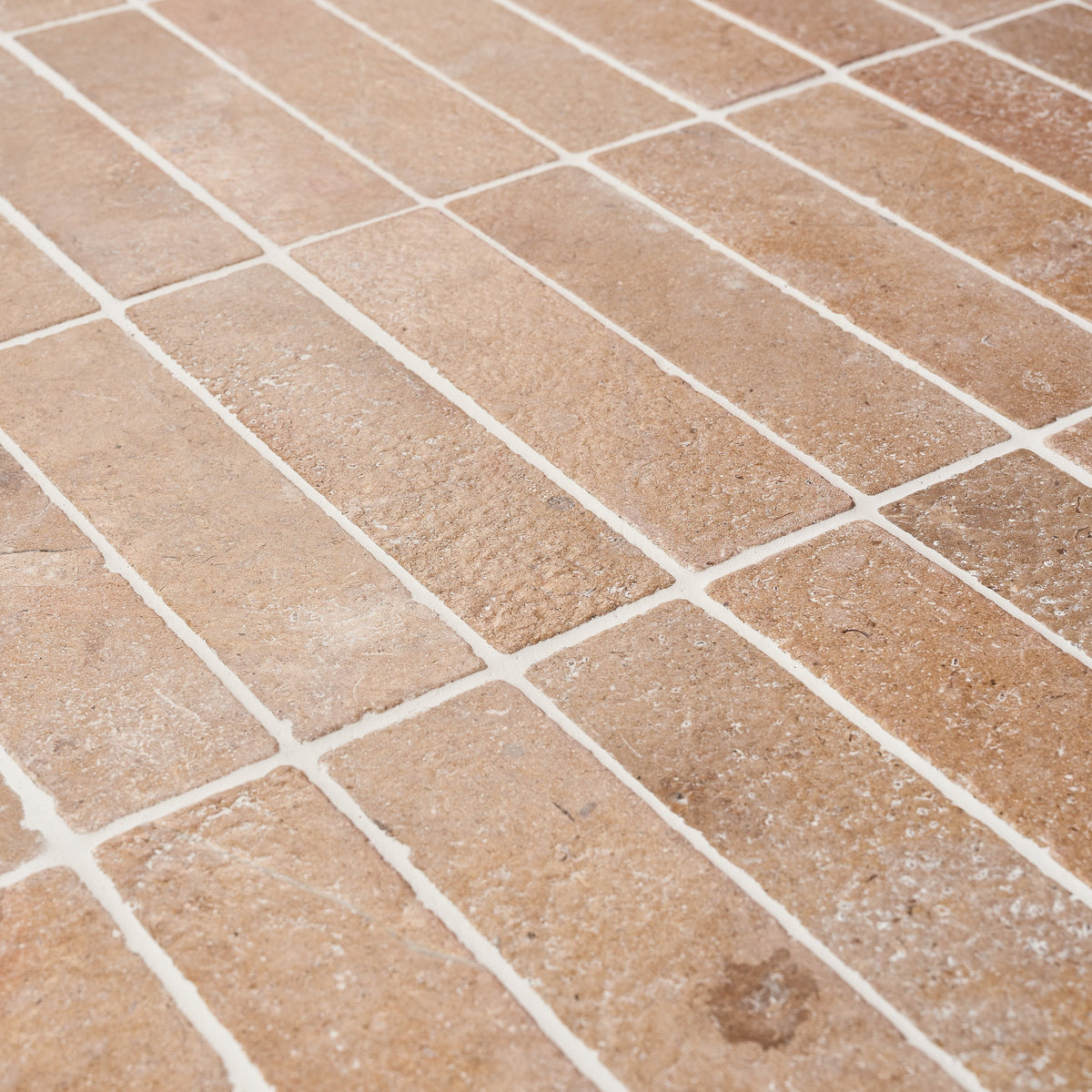 Buscot Limestone Parquet Tumbled & Etched Finish – detail view 7