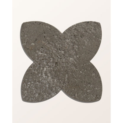 Clover Cabochon Hazlebury Limestone Honed 7.5x7.5cm - thumbnail 2