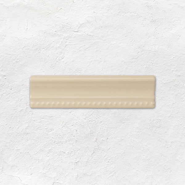 County White Hogarth Moulding