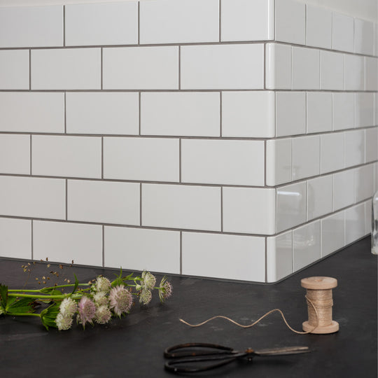 External Half Tile Wrapping Piece County White 90x76mm - alternate view