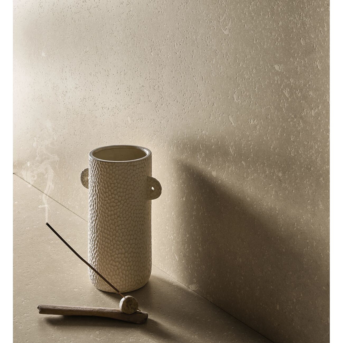 Frame Dune Beige porcelain interior scheme