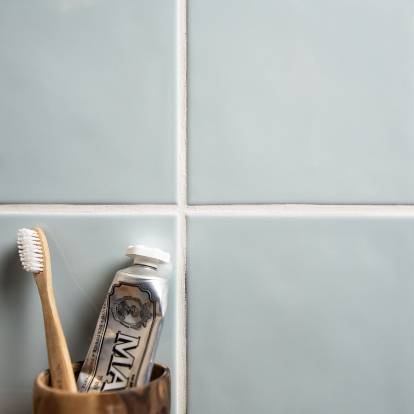 Field Tile Southwold in a bathroom setting (2)