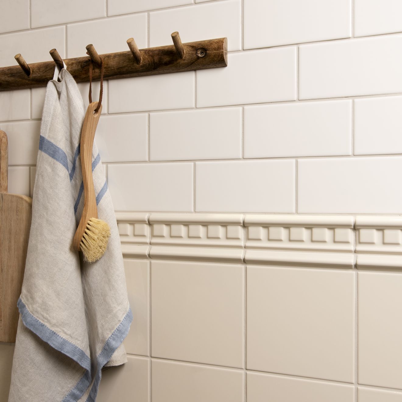 Ivory Dentil Moulding Ceramic Wall Tile 152x50mm