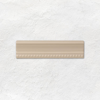 Ivory Hogarth Moulding