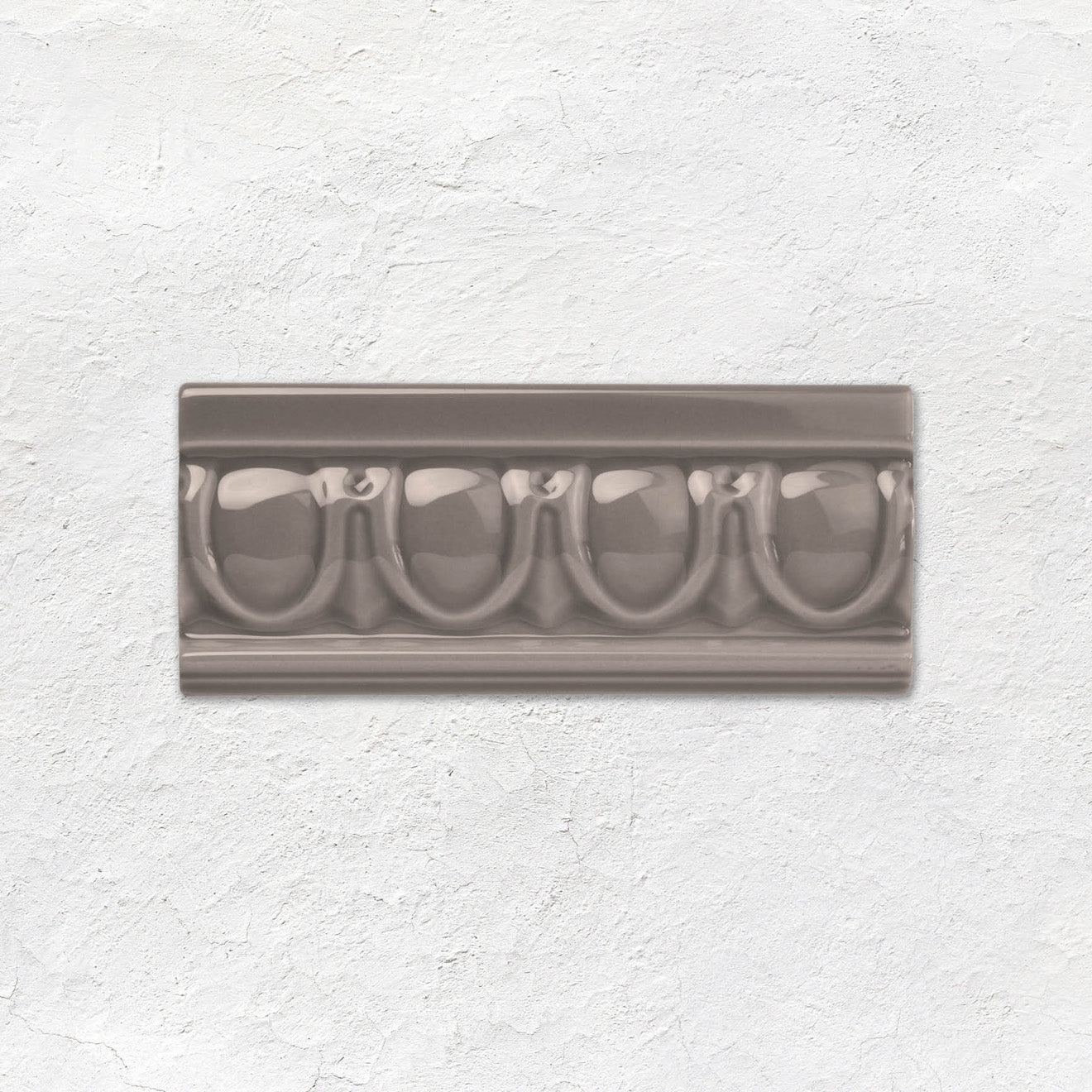 London Stone Egg & Dart Moulding Ceramic Wall Tile 152x65mm - Gloss