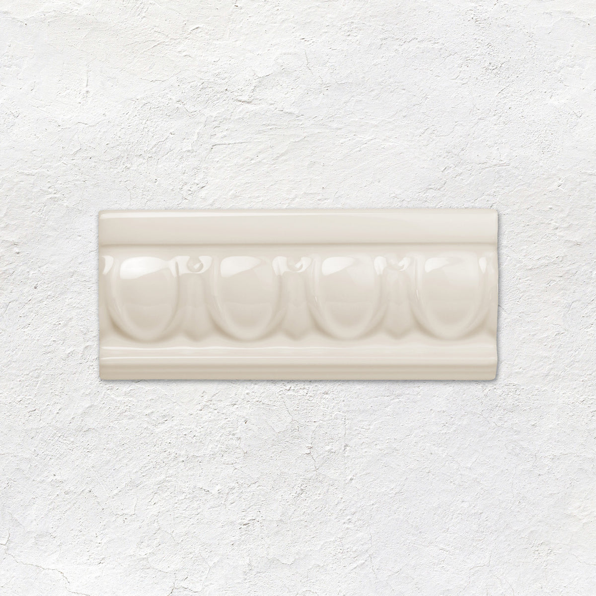 Vintage White Egg & Dart Moulding Ceramic Wall Tile 152x65mm - Gloss