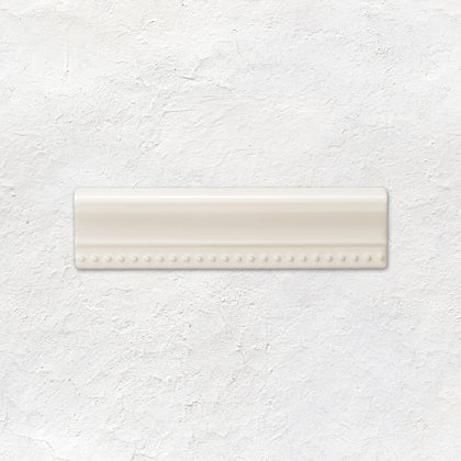 Vintage White Hogarth Moulding
