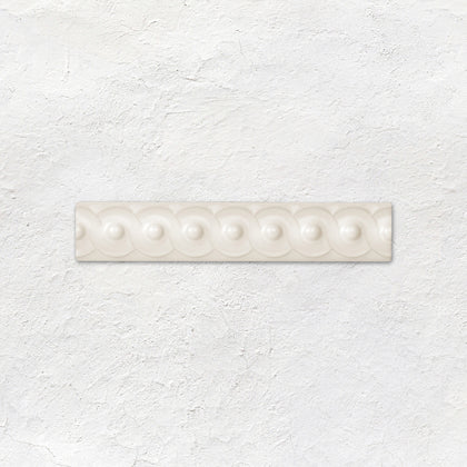 Vintage White Scroll Moulding