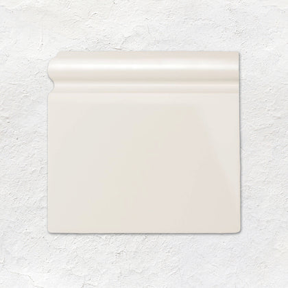 Vintage White Skirting Left Corner