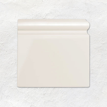 Vintage White Skirting Right Corner