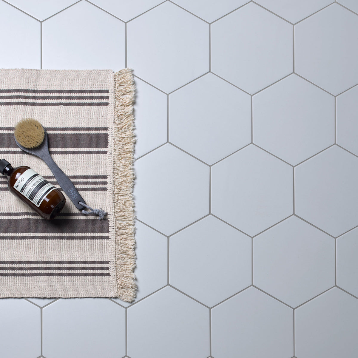 Ca'Pietra Resin-Cement Grout colour Pearl Grey, No.07, by Kerakoll