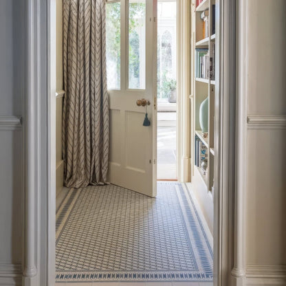 Adventuras Ziggy Border Blue Porcelain