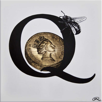 Q – Queen Bee on a 22ct Gold Quid