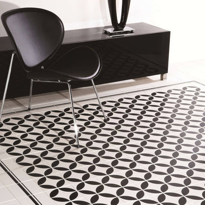 Bavaria Black on Dover White