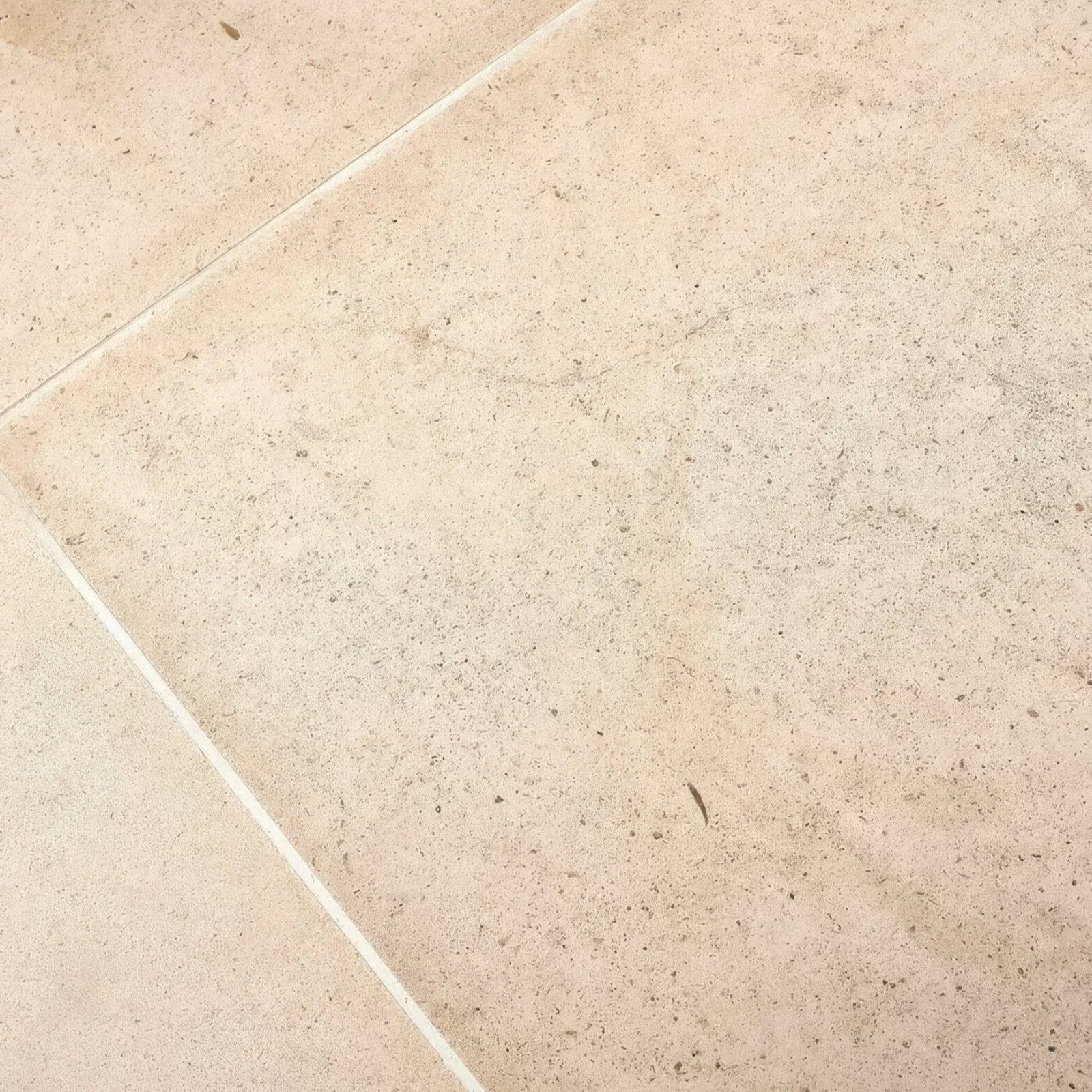 Blanford Limestone Honed Finish – close-up surface detail