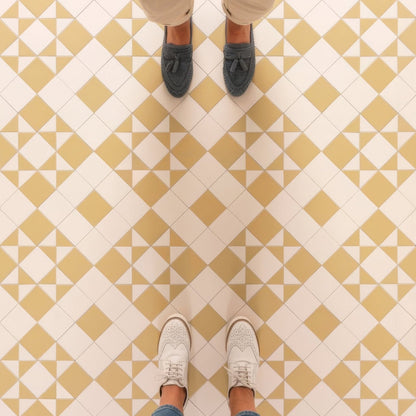 Braemar Hawthorn Yellow and Dover White