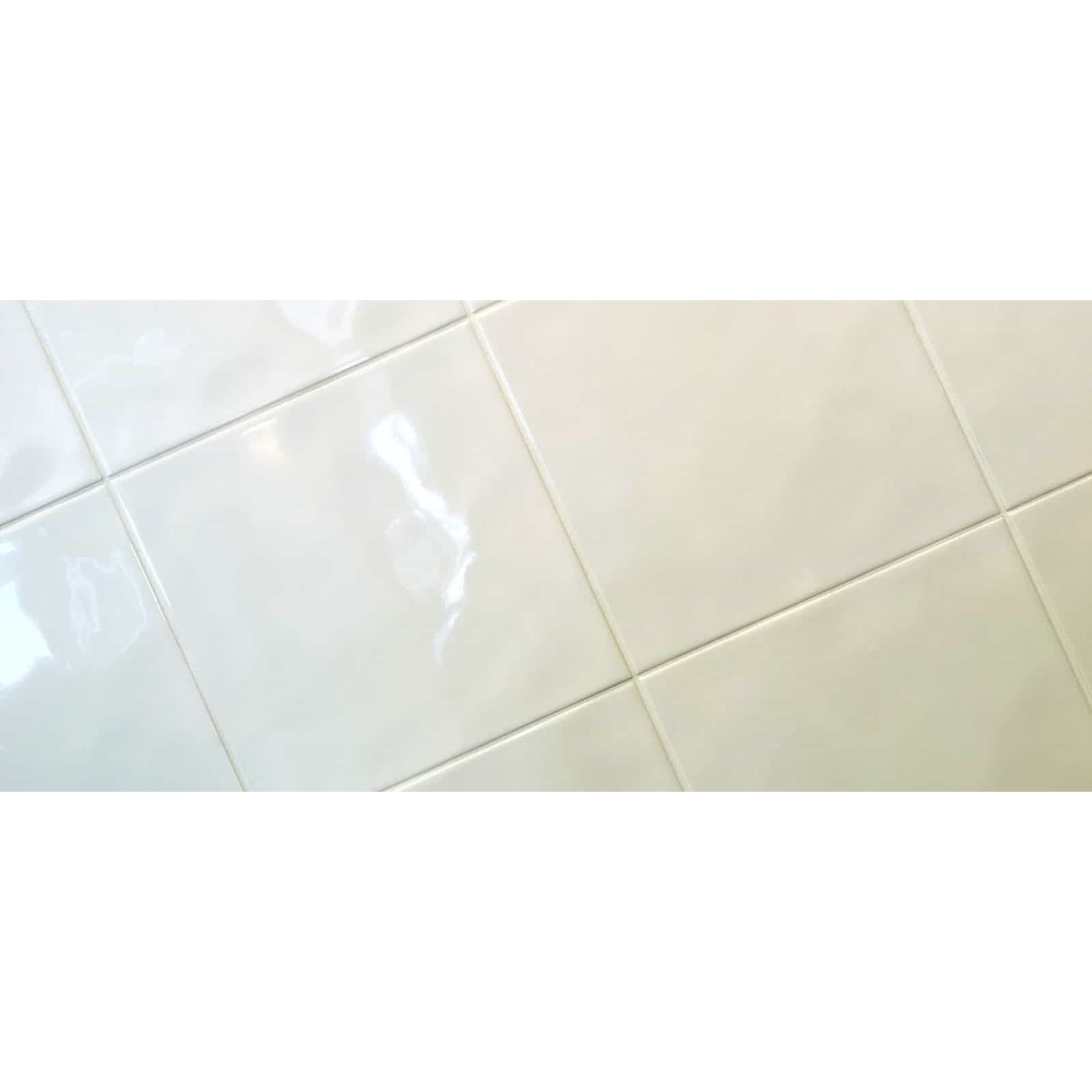 Beige glossy ceramic tiles with subtle reflective sheen branco brilho liso bumpy white 20 x 20cm