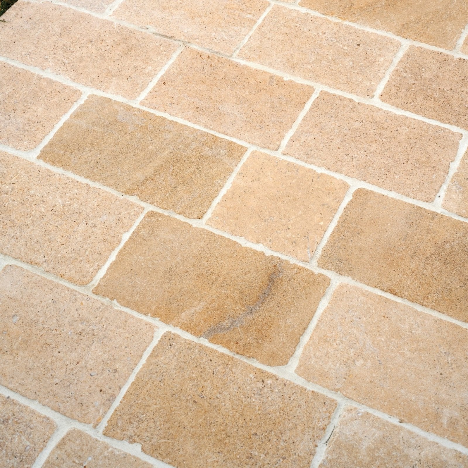 Buscot Limestone Cobble Tumbled & Etched Finish