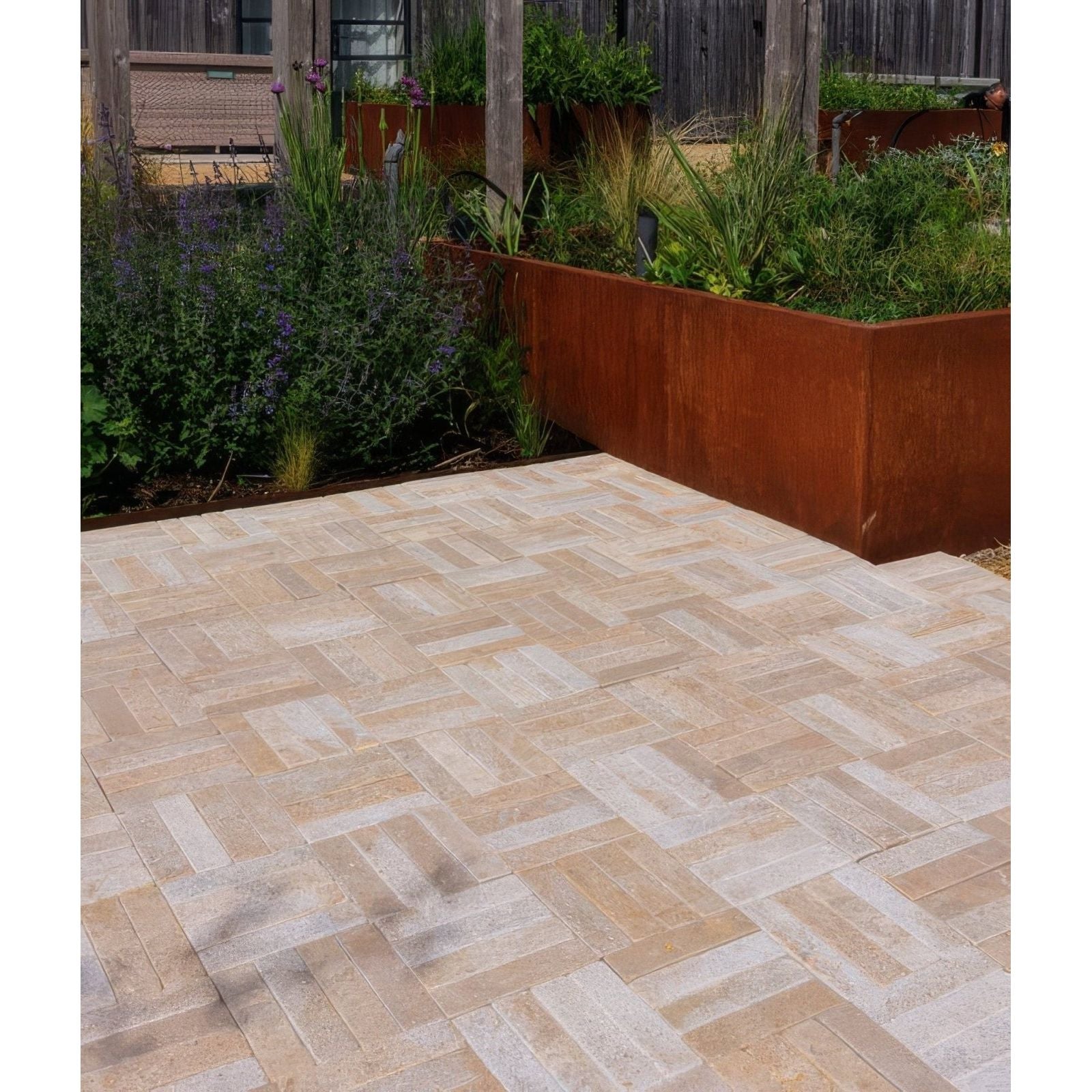 Buscot Limestone Tumbled & Etched Klinkers shown as flooring (2)