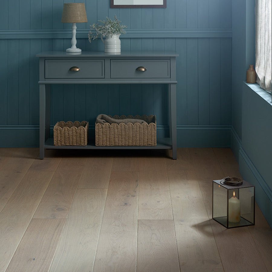 Chepstow Shale Oak light oak wood-effect flooring