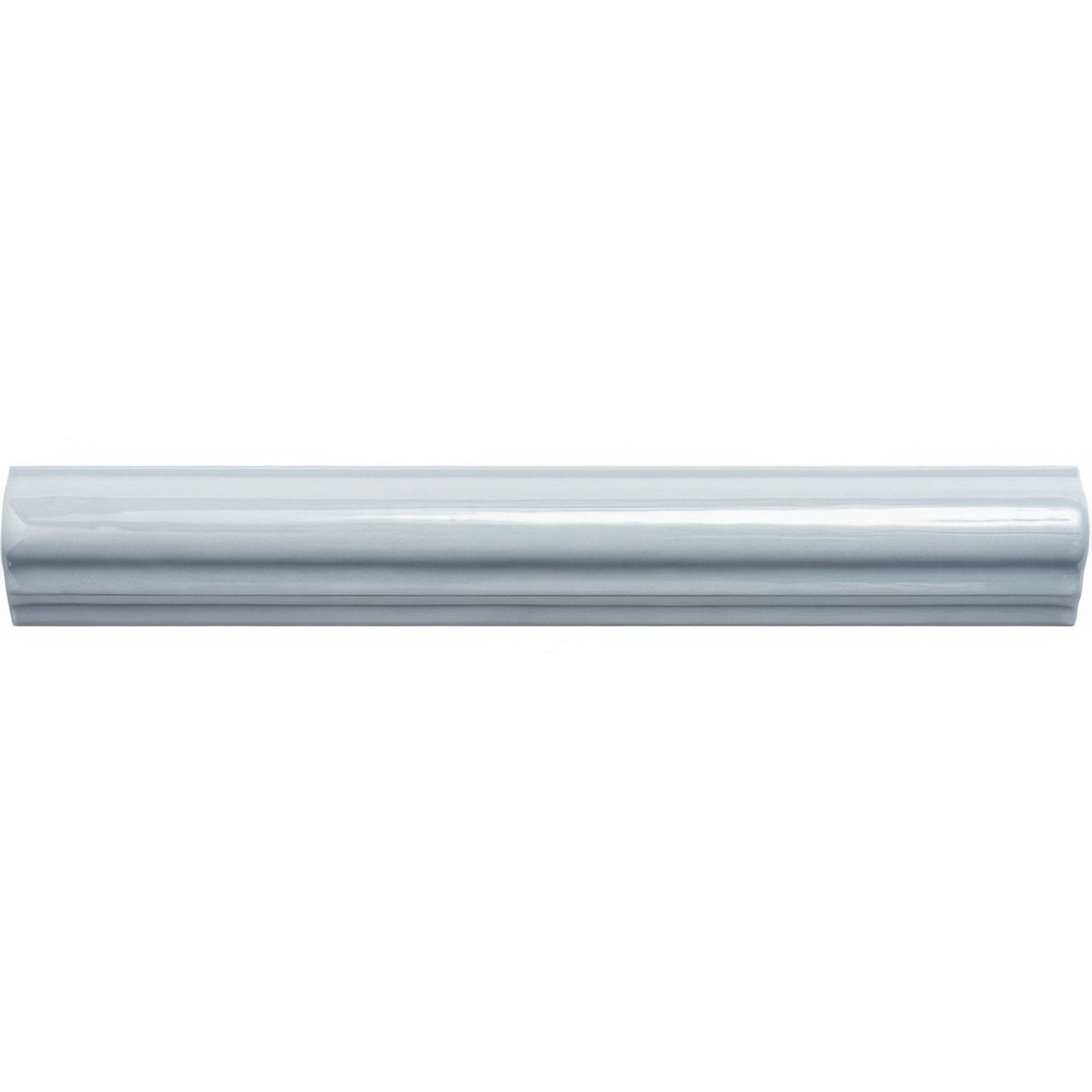 White glossy ceramic cornflower ogee crown molding with smooth curved design for decorative interior trim