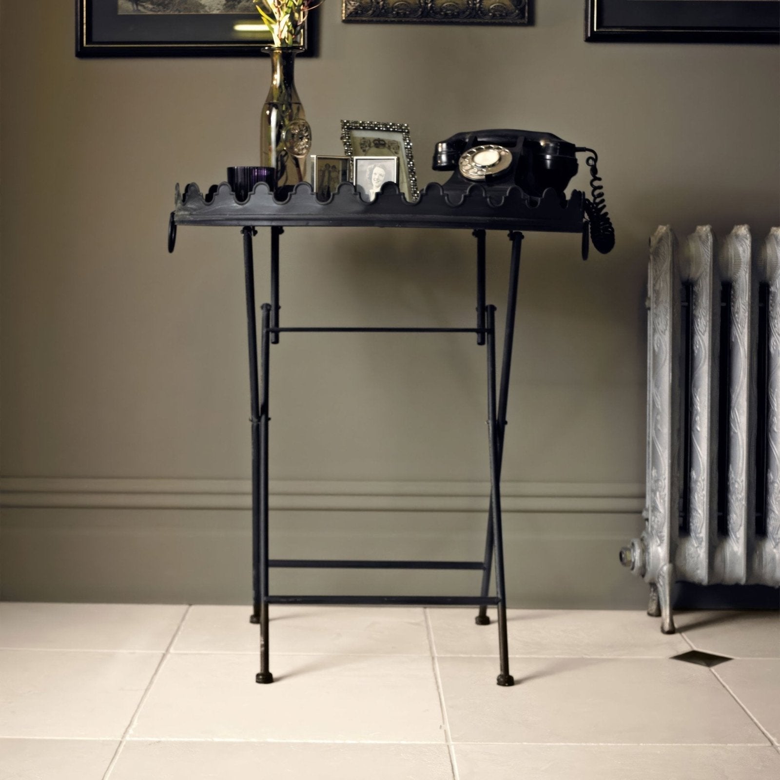 Black wrought iron side table dorzano tumbled 40.6 x 40.6cm with scalloped edge and slender legs