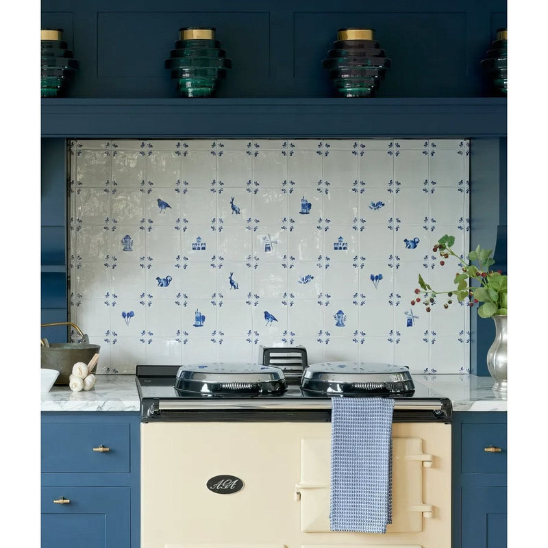 Dyrham Dairy Ceramic Oak Leaf Corners