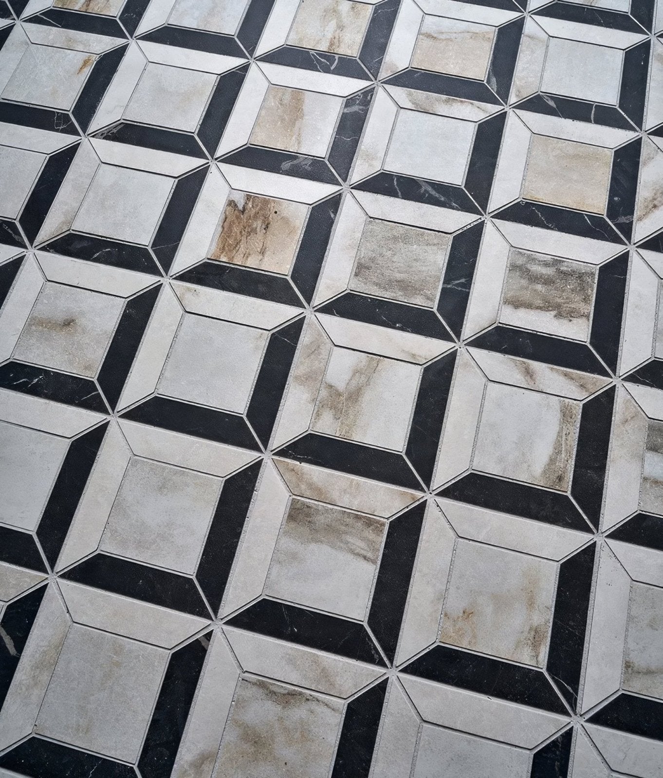 East Village Porcelain Quadrant Mosaic Oro