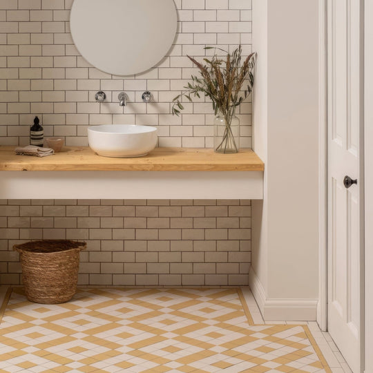 Exeter Dover White & Hawthorn Yellow